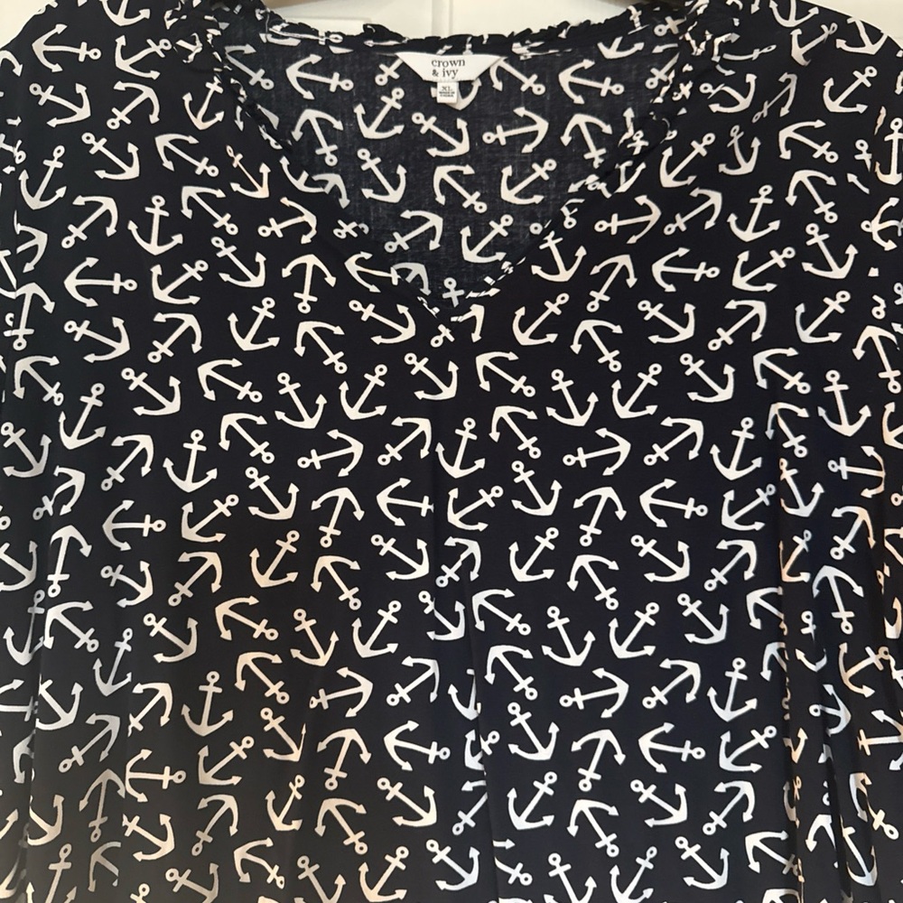 Crown & Ivy Navy and White 3/4 Sleeve Mandarin Collar Blouse